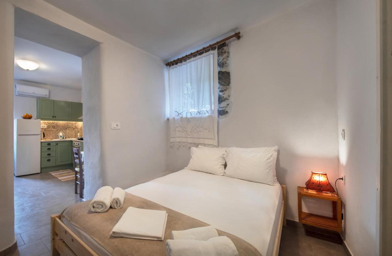 Feneri 3 -Cozy Rustic Apt 20' From Elafonisi Beach Perivolia  Dış mekan fotoğraf