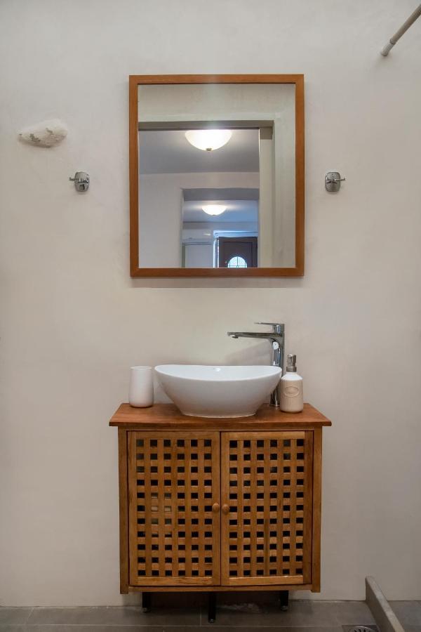 Feneri 3 -Cozy Rustic Apt 20' From Elafonisi Beach Perivolia  Dış mekan fotoğraf